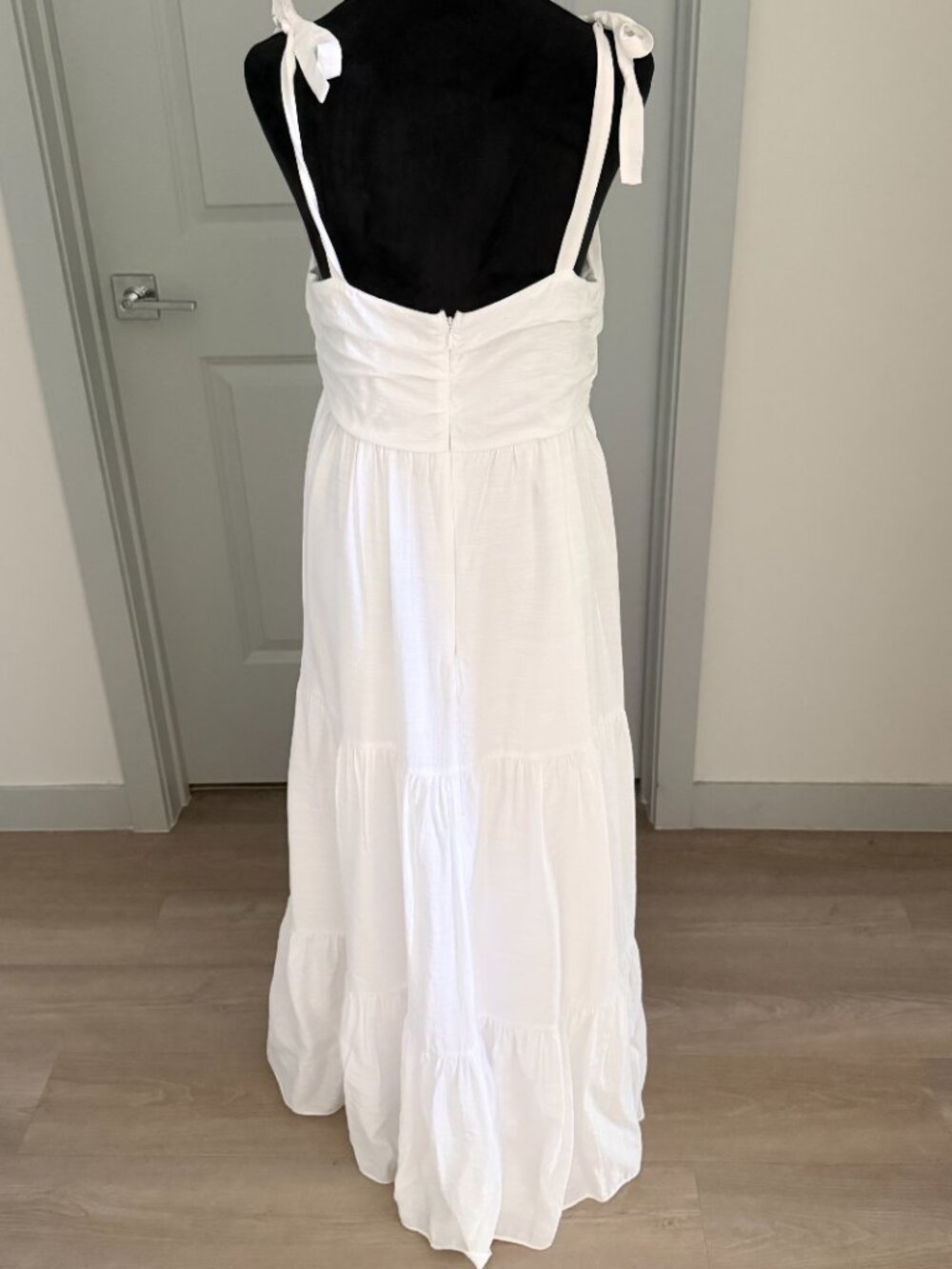 Express Womens White Tie Strap Tiered Maxi Flowy Sundress Sz M Boho Peasant - Picture 2 of 9
